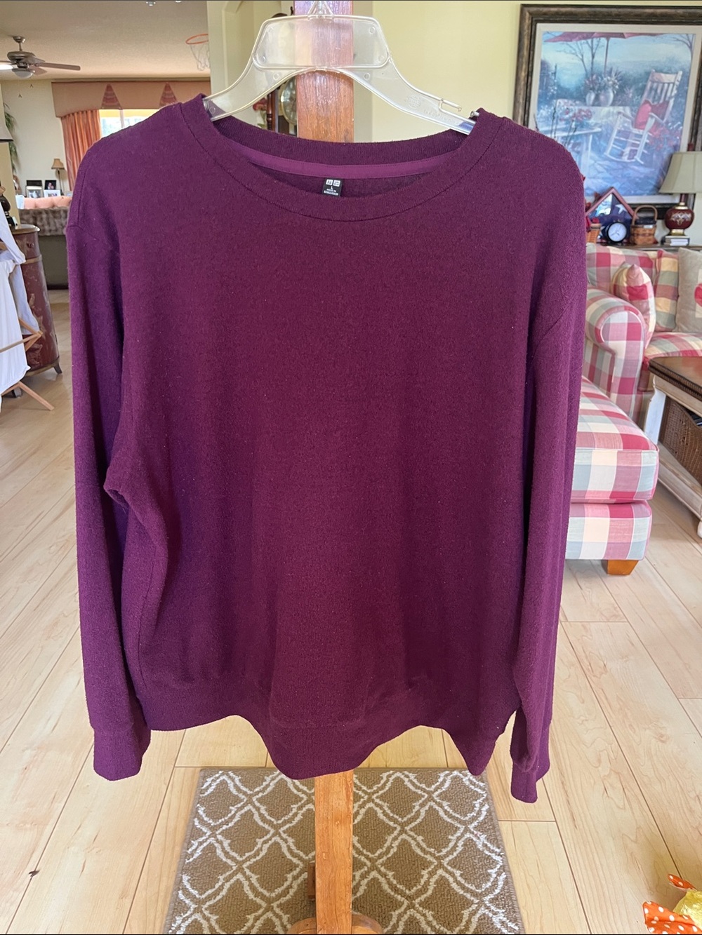 Uniqlo Women's fleece Crewneck Sweatshirt in Plum size large